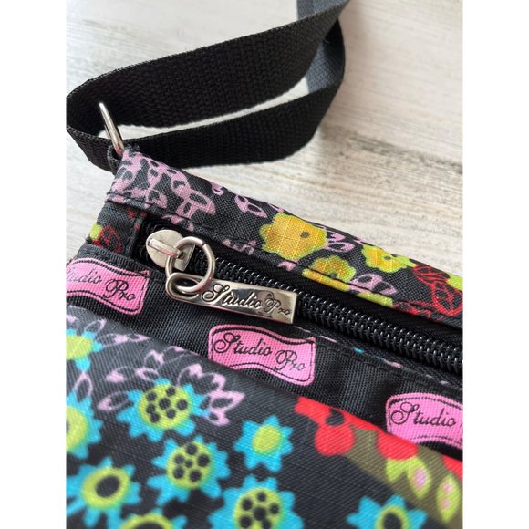 Studio Pro multi-pocketed shoulder/crossbody bag - Picture 8 of 11